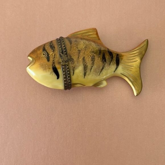 Limoges Fish Poisson Peint Main Trinket Pill Box